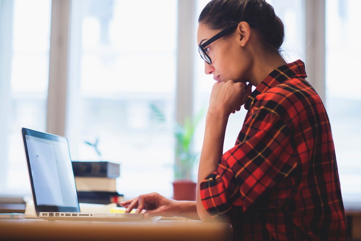 Woman computer