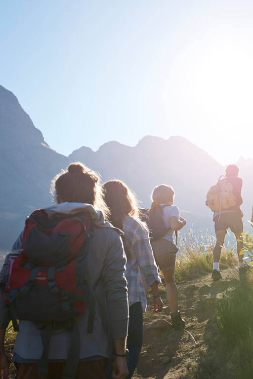 friends-Hiking-in-the-mountains